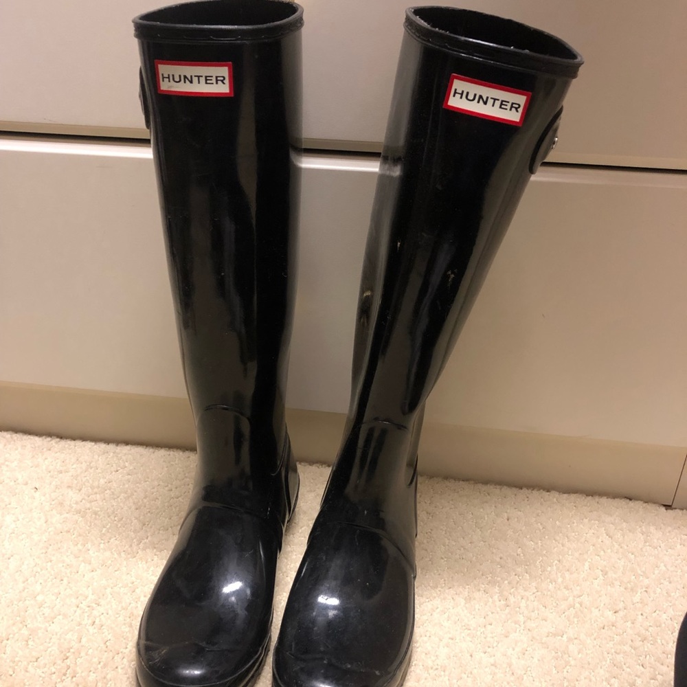 Black glossy hunter boots